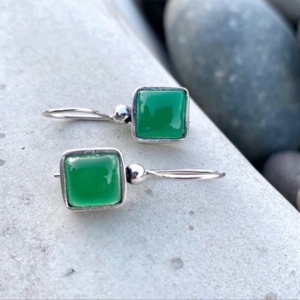 Sundance sterling Silver EARRINGS green onyx stone